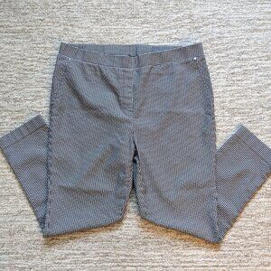 3 / 40$ Jones New York Stretch Capris - Size XL